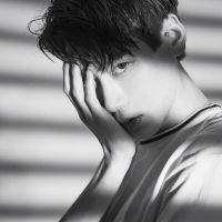 黑白帅气潇洒微信男生头像2022 有一段时光以你为名