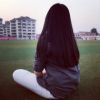 微信头像女生背影长发坐着2022款 再多的情话不如你在