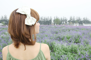 甜美女生空间素材图片