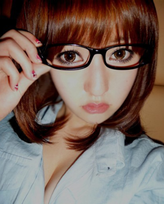 思念总是被时间所取代_相约美好的潮流女生QQ空间素材