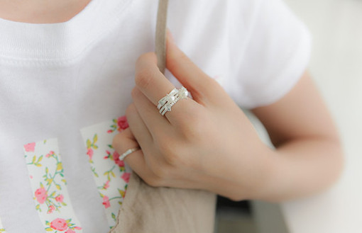 唯美女生手部特写QQ空间图片