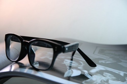 伸手触摸不到近在心里的记忆