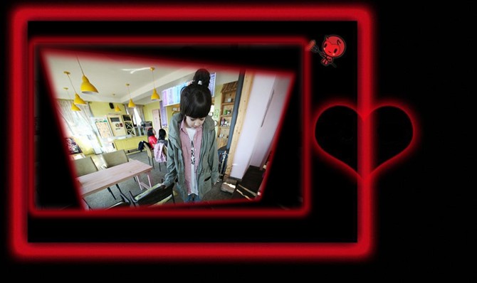 若有所失的感觉不知不觉已变淡_时尚炫丽的非主流小窝融图皮肤素材