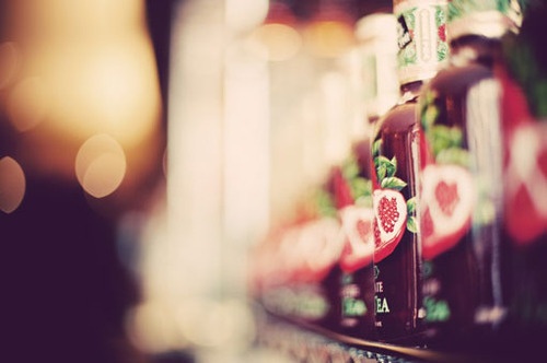 终于明白爱情不只是真心就可以_睡意朦胧的潮流女生QQ空间意境图片