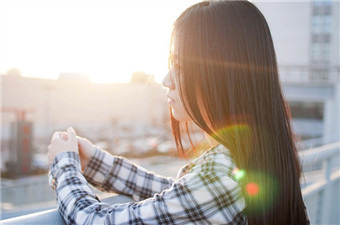 你的选择与我背道而驰_柔美温暖的非主流意境QQ空间女生图片