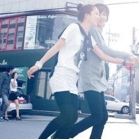 恩爱情侣微信头像_爱情等不到结尾