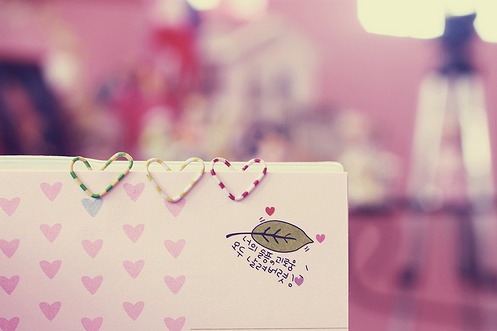 光鲜亮丽掩饰不了伤痕_个性唯美的非主流意境QQ空间图片素材