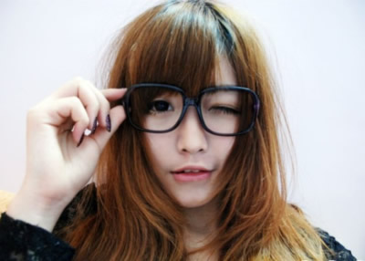 我只想自己过得幸福_青春浪漫的非主流唯美女生QQ空间图片素材