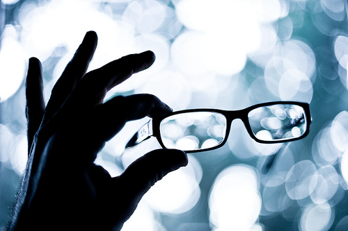 漂流在灯火阑珊的街_梦幻意境的非主流QQ空间装饰素材