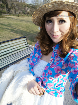 如今只能无奈的生活着_可爱唯美的田园风情女生QQ空间图片