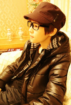 喜庆又时尚的男生图片7