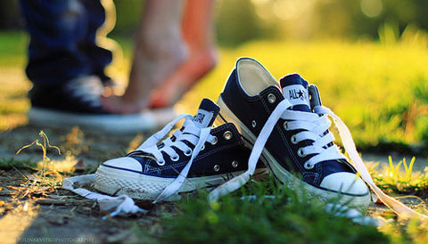 一个人独唱寂寞_潇洒个性的非主流意境QQ空间图片素材