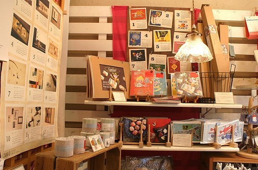 一个人独唱寂寞_潇洒个性的非主流意境QQ空间图片素材