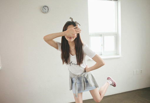 深爱的代价是永远得不到_阳光甜蜜女生QQ空间图片素材