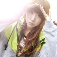 我们都忙着遗忘过去_非主流伤感女生QQ头像