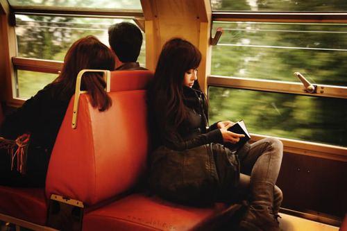 幸福要靠自己去珍惜_时尚美丽的非主流女生QQ空间图片