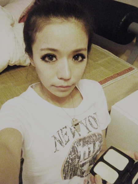 选择沉默比选择坦白要痛得多_时尚QQ空间女生图片