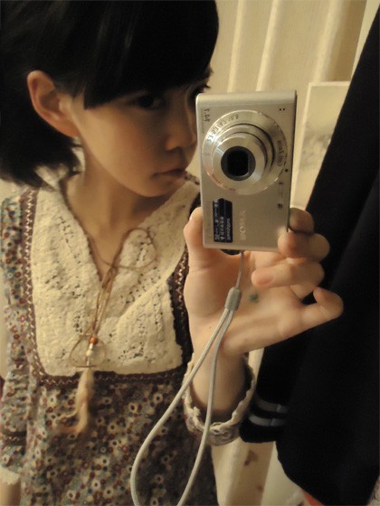 所谓的曾经就是幸福_简单好看的可爱女生QQ空间图片