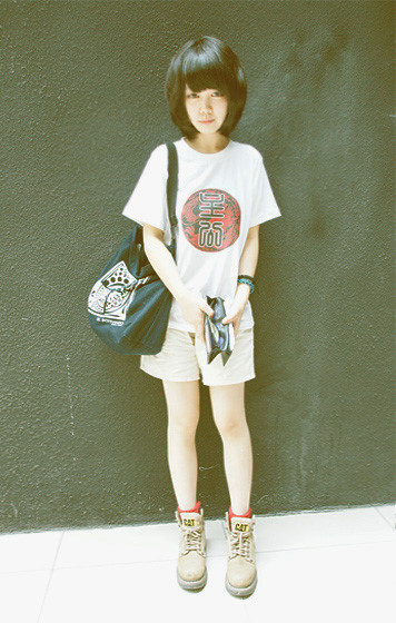 所谓的曾经就是幸福_简单好看的可爱女生QQ空间图片