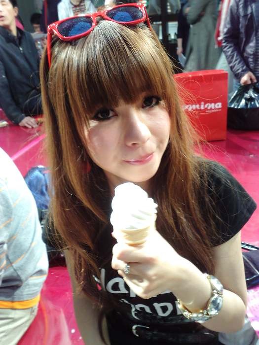 寻找遥不可及的安慰_时尚性感女生QQ空间图片