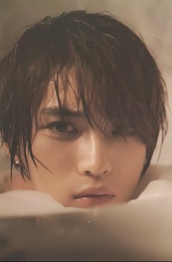 这莫大的天空也会这样的悲怆_好看男生QQ空间图片