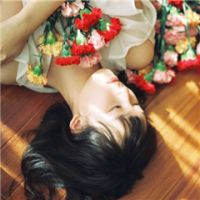 唯美清新微信姐妹头像一左一右 姑娘你该笑得甜美纵然有万般心碎