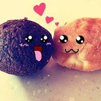 2022爱情的微信空间素材图片 抱着你的回忆傻傻的笑