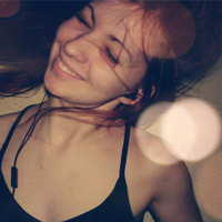 伤感流年的微信空间图片素材_女人总是很脆弱