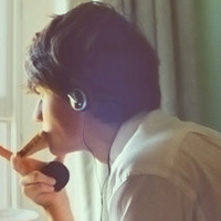 我们都把依赖变成了爱_欧美风格意境微信空间图片素材