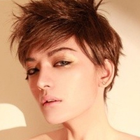 你闯进我生命里又要突然离开_欧美抚媚风格微信空间图片