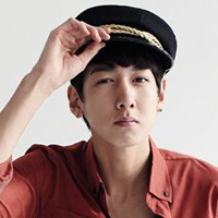 帅气男生个性微信空间背景大图_我用一心一意换你的三心二意