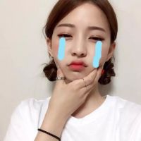 微信个性签名女生超拽霸气带符号 给我一张床可以睡到世界灭亡