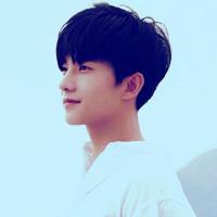 杨洋头像2022最帅版 人潮拥挤我始终不见你