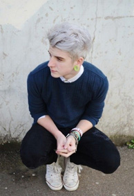 男生超拽酷炫的微信皮肤 因为我爱你所以我看谁都像情敌