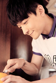 微信帅气男生空间皮肤2022 你在多遥远的未来