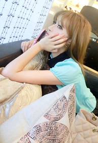 相爱容易 相互扶持一辈子难_性感女生微信透明皮肤素材