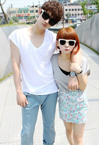 2022幸福浪漫的微信情侣透明皮肤 不缺你那虚情假意的爱情