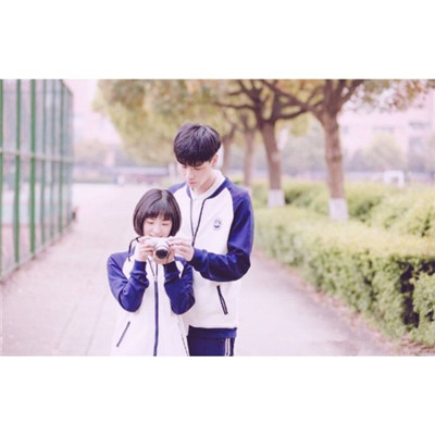 致我们单纯的小美好情侣白边头像 江辰小希上下留白情侣头像