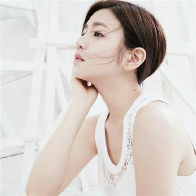 微信伤感头像女生带回忆的图片 一个人爱不爱你是很明显的