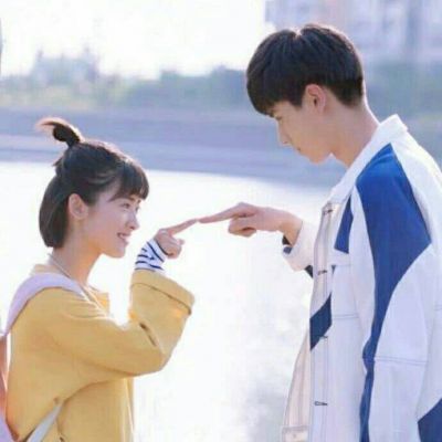 江辰陈小希情侣合照微博头像 致我们单纯的小美好微博头像