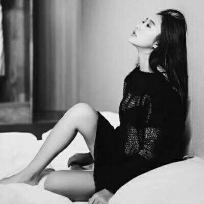 微信黑白头像女生冷酷无字图片 熬不过世俗的普通人