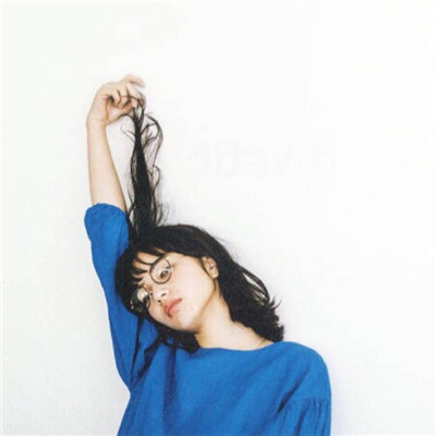 日系齐刘海女生气质头像2022精选 爱一个人不是在一起