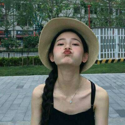 两张相似的微信闺蜜头像一对 话说多了就是打自己的脸.