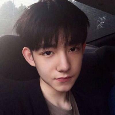 2022最新高清帅气男生微博头像非主流 你忘了回忆我忘了忘记