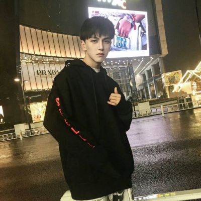 2022最新帅气男生yy头像个性 只要和你在一起变成白痴也愿意