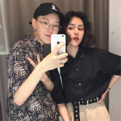 微信情侣头像霸气冷酷一对两张 一生为感情所累不懂脱身