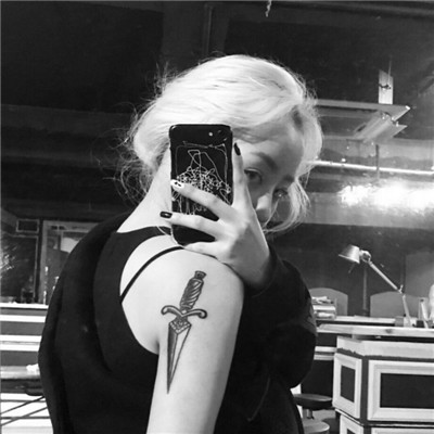 女生超拽高冷气质头像大全2022 眼泪流过之后转身就说再见