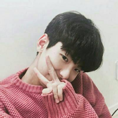 2022微信头像男生帅气好看超有范 话说太满最后扇的是自己的脸