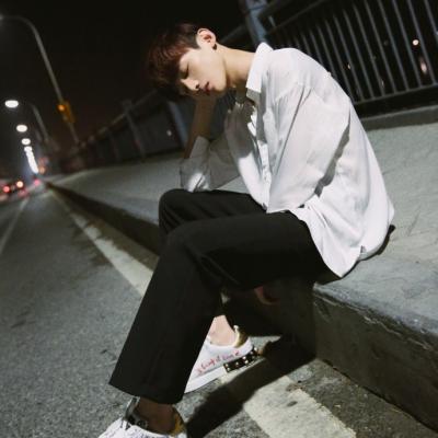 2022微信微信头像帅哥高冷超酷 强忍的泪水终究会滴落下来