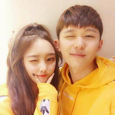 热门受欢迎的情侣微博头像合照两张 你一定要幸福才对得起我